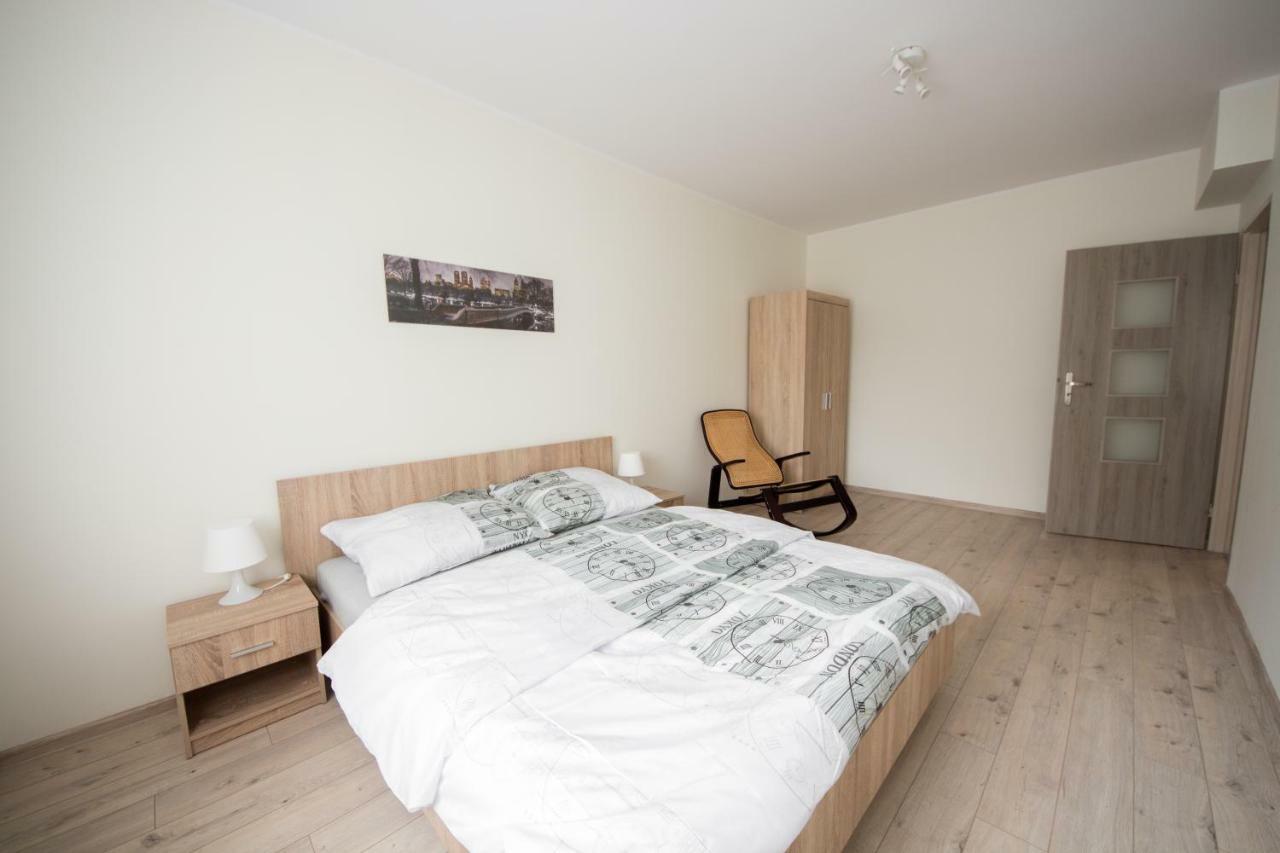 Apartament Zebcowska Ostrow Wielkopolski Bagian luar foto